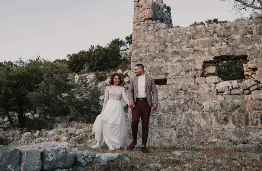 Photo Wedding attire