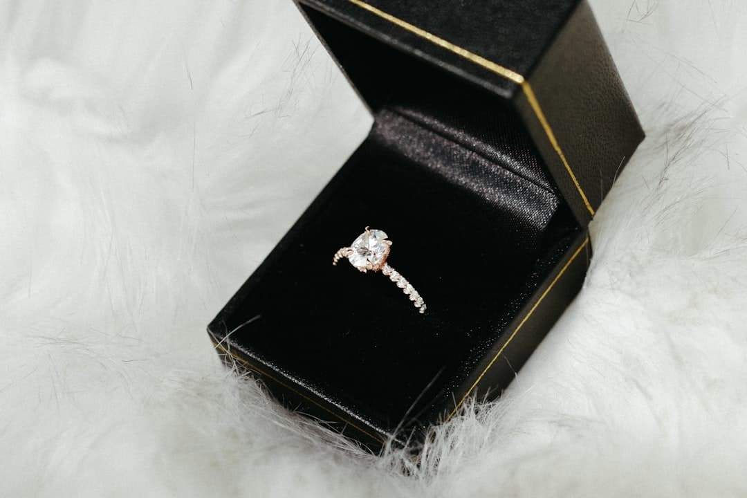 Die Eleganz von Ringen für die Verlobung in Roségold