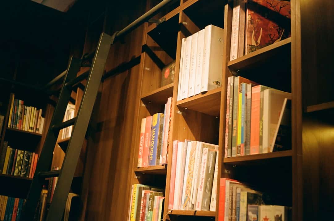 Photo Žižeks bookshelf